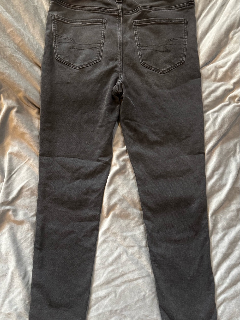 American Eagle Outfitters High-Rise Ultra Comfy Jegging in Black/Grey